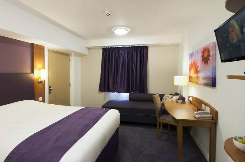 Premier Inn ريجلي المظهر الخارجي الصورة